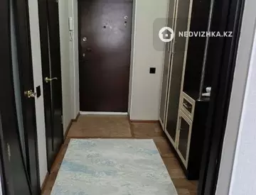 2-комнатная квартира, этаж 3 из 6, 38 м², миниатюра 3