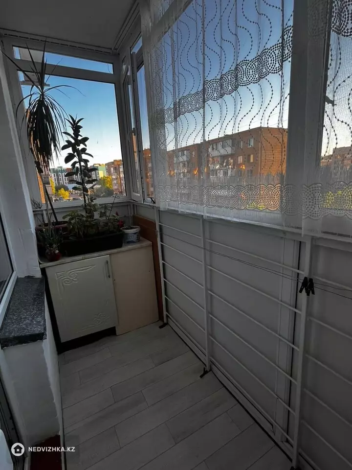 2-комнатная квартира, этаж 3 из 6, 38 м², фотография 5