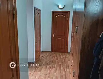 2-комнатная квартира, этаж 4 из 5, 53 м², миниатюра 1