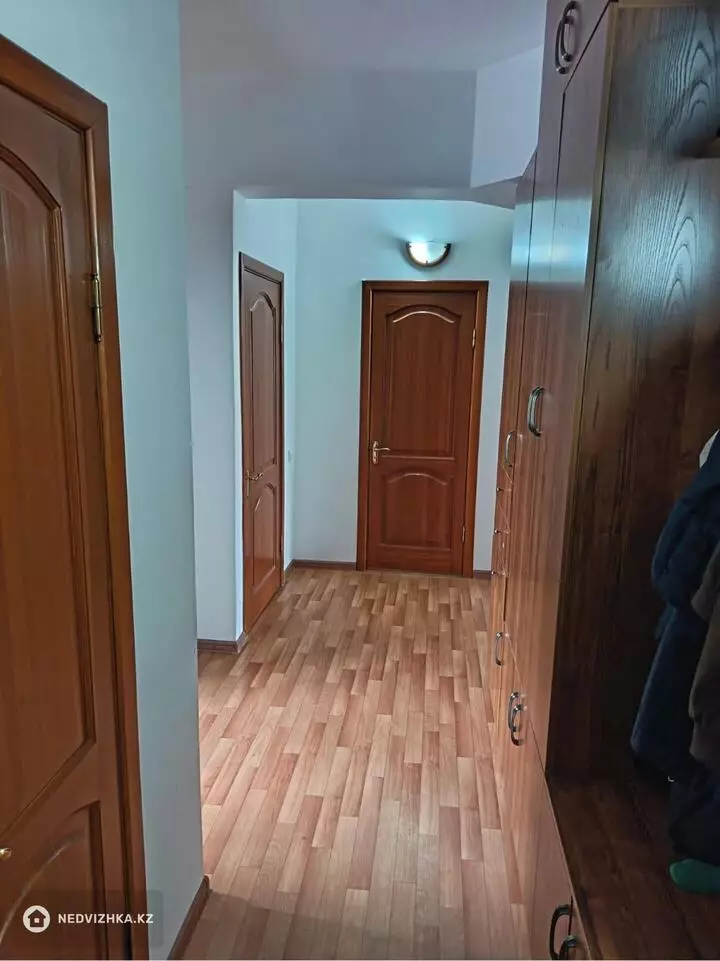 2-комнатная квартира, этаж 4 из 5, 53 м²