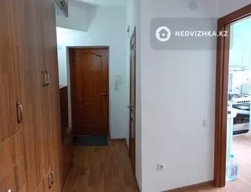 2-комнатная квартира, этаж 4 из 5, 53 м², миниатюра 2