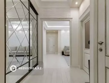 4-комнатная квартира, этаж 3 из 8, 96 м²
