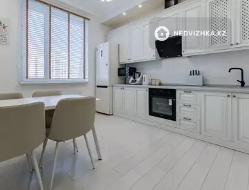 4-комнатная квартира, этаж 3 из 8, 96 м²