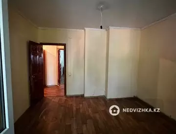 2-комнатная квартира, этаж 1 из 6, 60 м², миниатюра 2