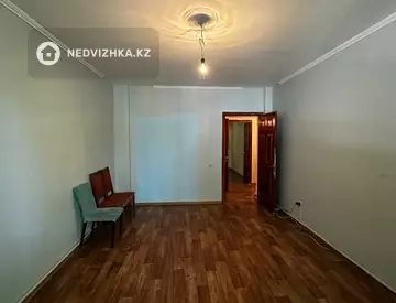 2-комнатная квартира, этаж 1 из 6, 60 м², миниатюра 4