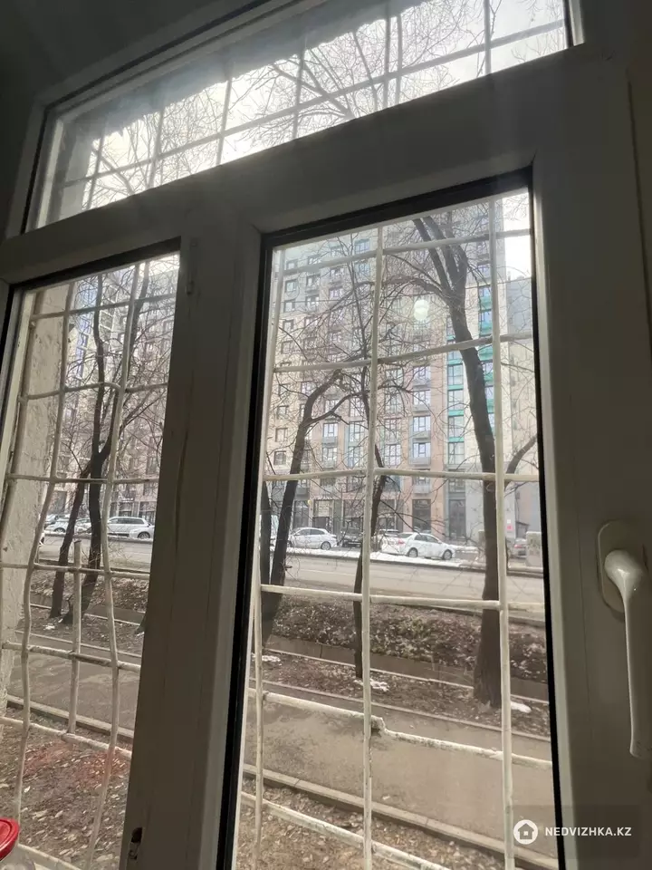 1-комнатная квартира, этаж 1 из 5, 30 м², фотография 2