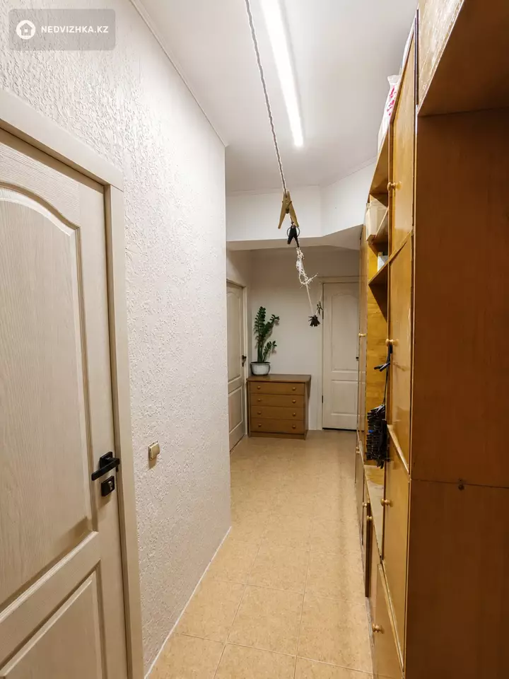 2-комнатная квартира, этаж 2 из 3, 52 м², фотография 4