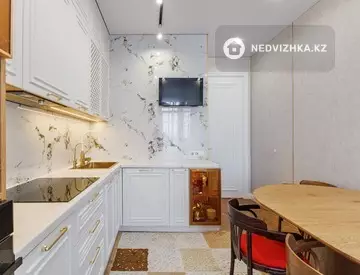 4-комнатная квартира, этаж 3 из 18, 110 м², миниатюра 12