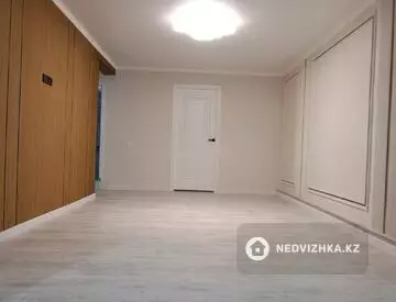 3-комнатная квартира, этаж 2 из 2, 65 м²