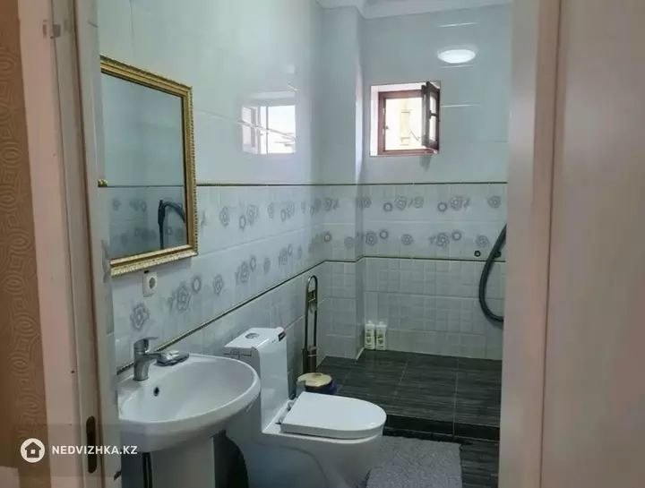 6-комнатный дом, 8 соток, 220 м², фотография 3