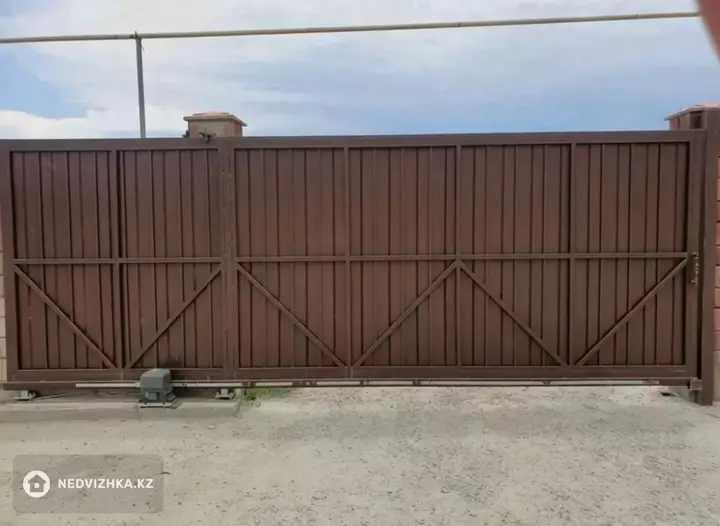6-бөлмелі үй, 8 соттық, 220 м², 2-фотосурет