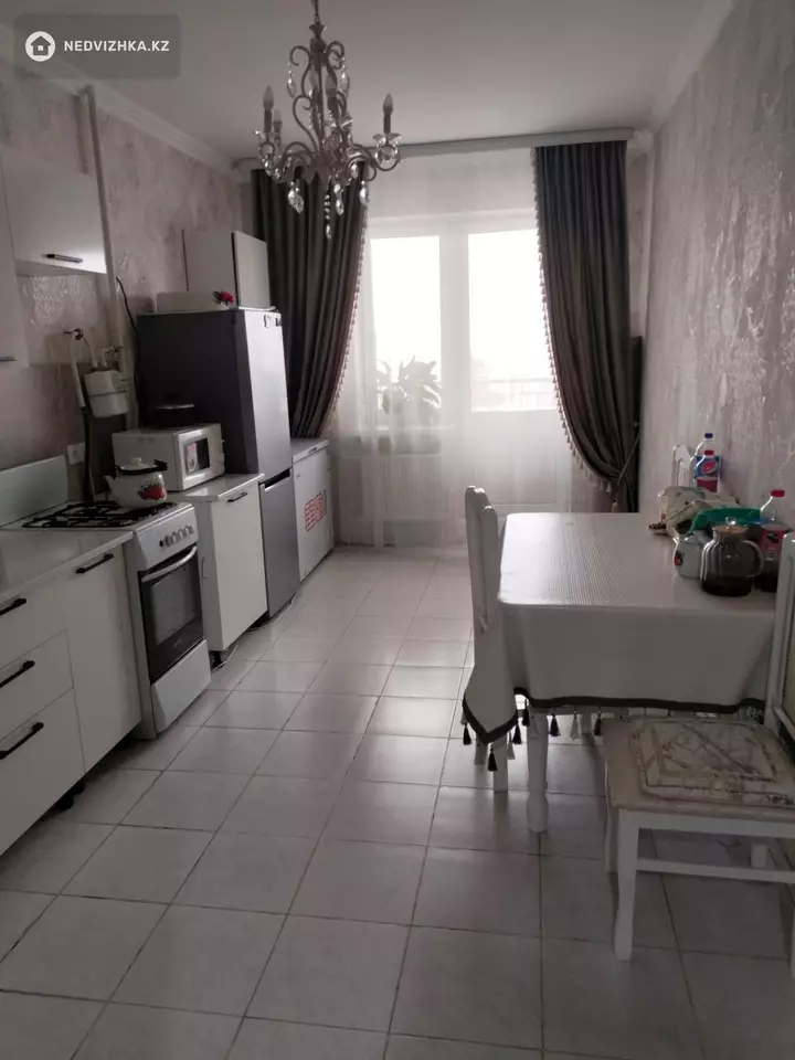 2-комнатная квартира, этаж 6 из 10, 76 м², На длительный срок, фотография 4