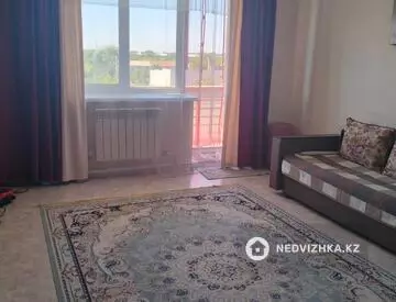 1-комнатная квартира, этаж 4 из 5, 37 м²