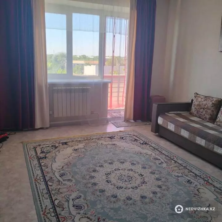 1-комнатная квартира, этаж 4 из 5, 37 м², фотография 2