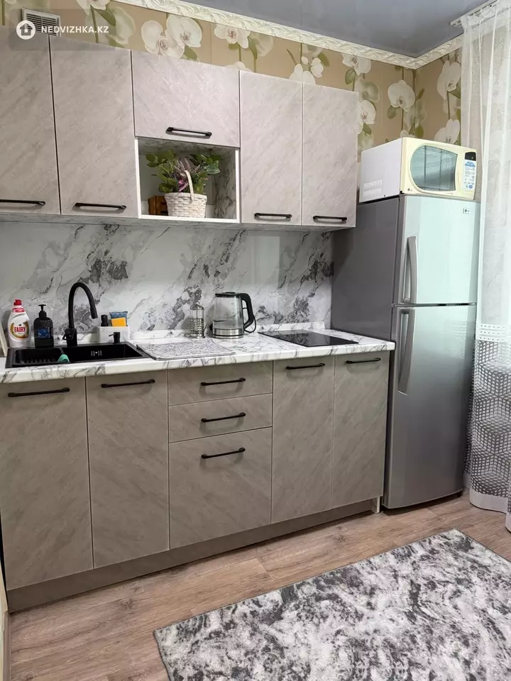 1-комнатная квартира, этаж 3 из 4, 32 м², Посуточно, фотография 3