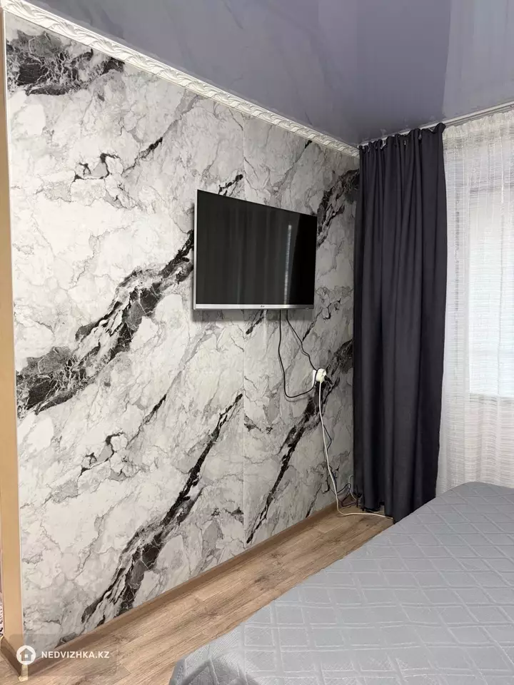 1-комнатная квартира, этаж 3 из 4, 32 м², Посуточно, фотография 4
