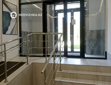 4-комнатная квартира, этаж 9 из 12, 135 м²