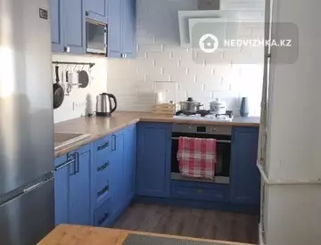 1-комнатная квартира, этаж 3 из 5, 42 м², На длительный срок
