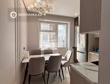 3-комнатная квартира, этаж 10 из 14, 84 м², миниатюра 10