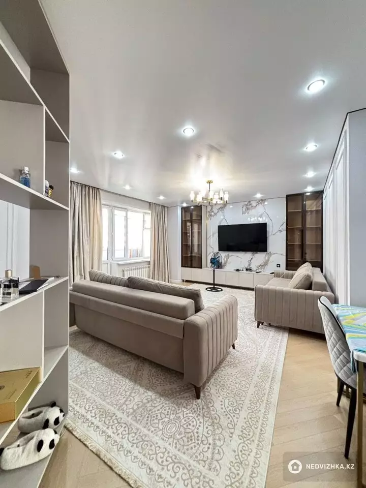 3-комнатная квартира, этаж 10 из 14, 84 м²