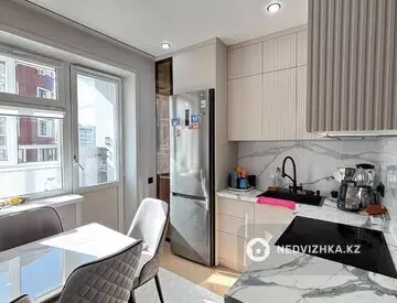 3-комнатная квартира, этаж 10 из 14, 84 м², миниатюра 11