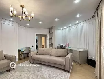 3-комнатная квартира, этаж 10 из 14, 84 м², миниатюра 2