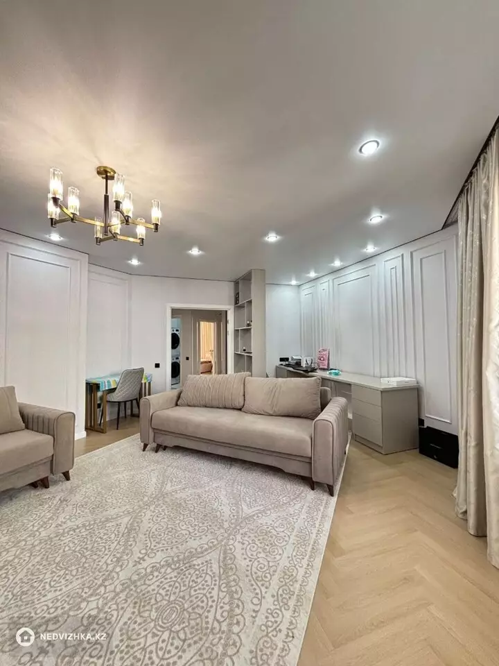 3-комнатная квартира, этаж 10 из 14, 84 м², фотография 2
