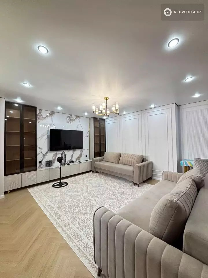 3-комнатная квартира, этаж 10 из 14, 84 м², фотография 3
