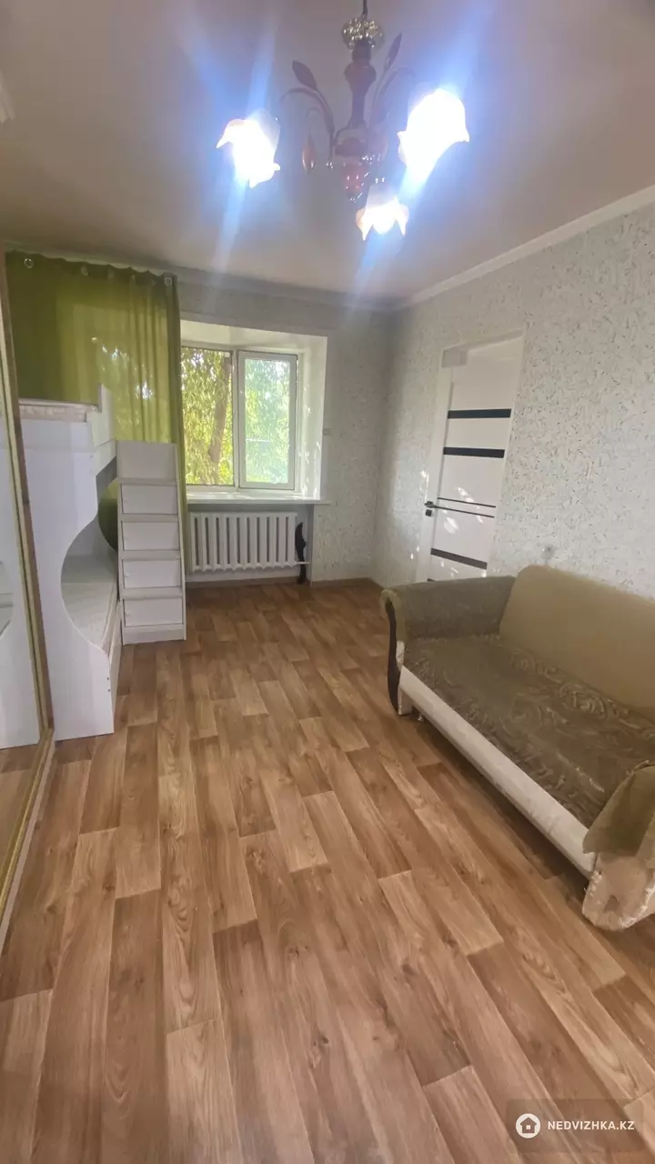 2-комнатная квартира, этаж 2 из 2, 54 м²