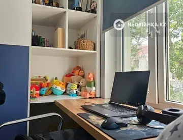 3-комнатная квартира, этаж 4 из 4, 56 м²