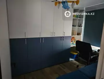 3-комнатная квартира, этаж 4 из 4, 56 м²
