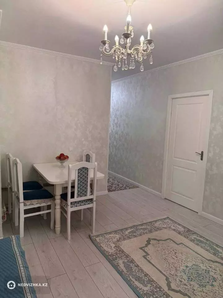 1-комнатная квартира, этаж 3 из 17, 50 м², фотография 2