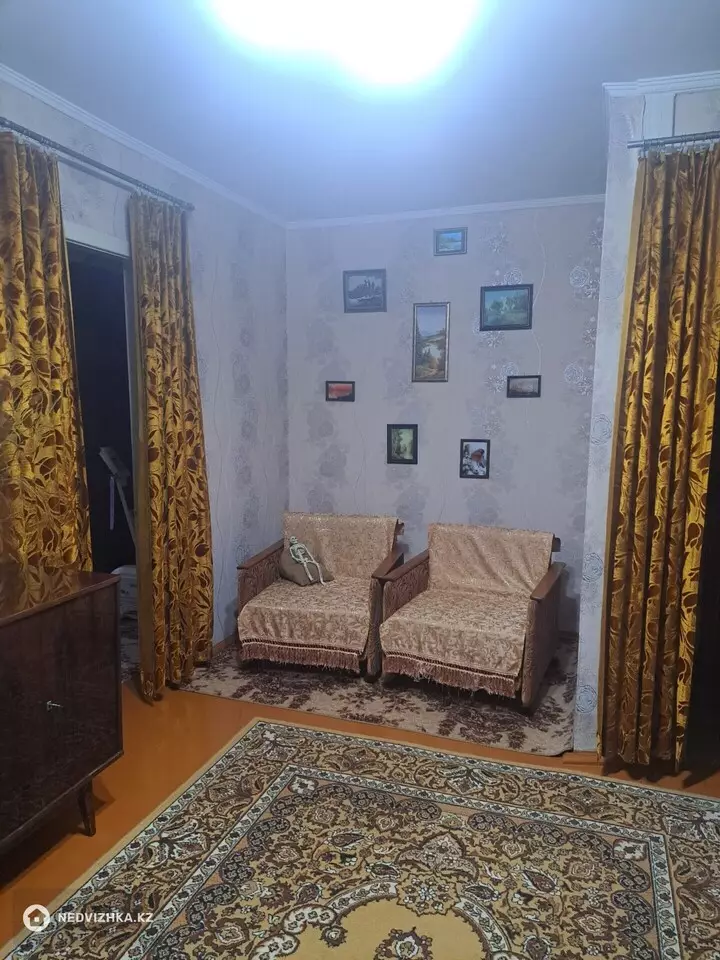 3-комнатная квартира, этаж 1 из 5, 46 м², фотография 2