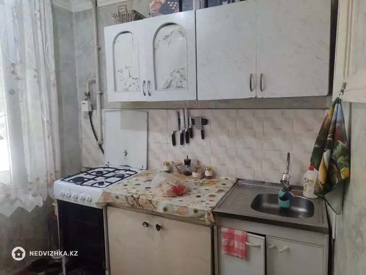 2-комнатная квартира, этаж 1 из 4, 40 м², фотография 2