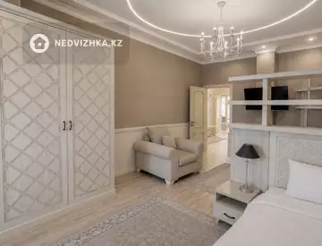 5-комнатная квартира, этаж 6 из 8, 220 м²