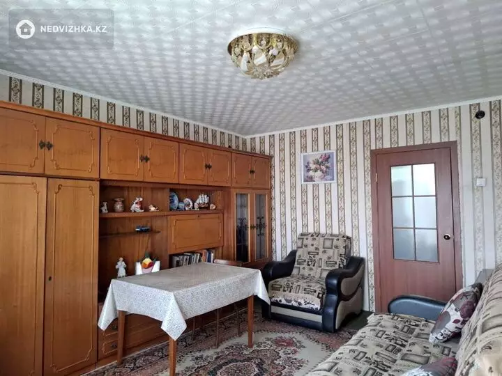 4-комнатная квартира, этаж 10 из 10, 75 м², фотография 2