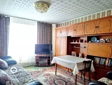 4-комнатная квартира, этаж 10 из 10, 75 м²