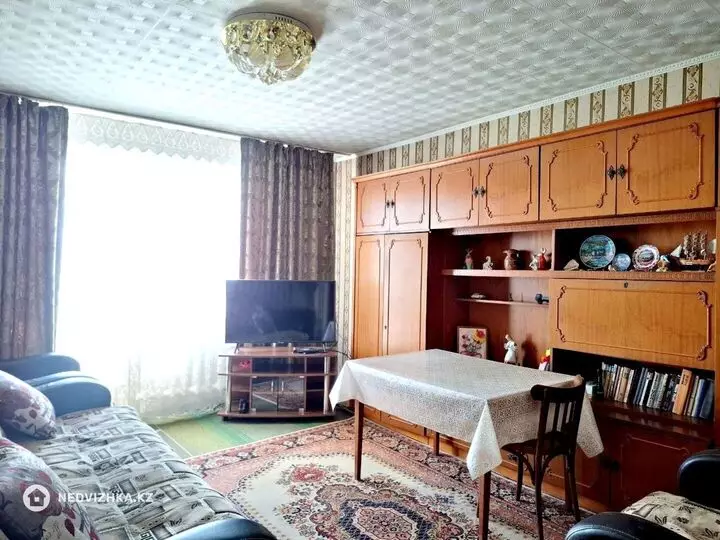 4-комнатная квартира, этаж 10 из 10, 75 м², фотография 3