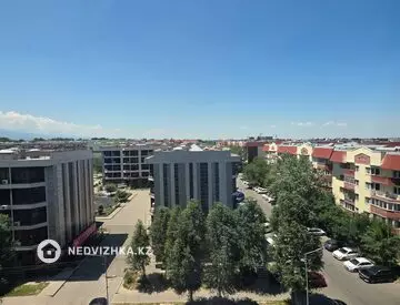 2-комнатная квартира, этаж 7 из 9, 77 м²