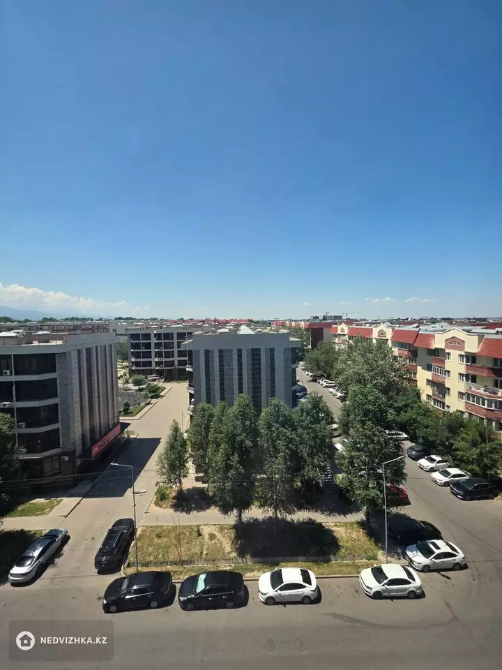 2-комнатная квартира, этаж 7 из 9, 77 м², фотография 2