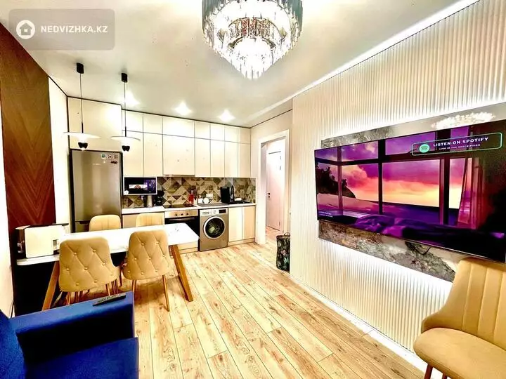4-комнатная квартира, этаж 10 из 10, 60 м²