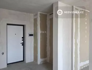 2-комнатная квартира, этаж 7 из 9, 77 м², миниатюра 11