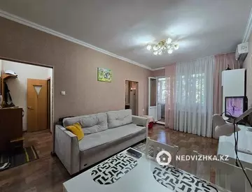1-комнатная квартира, этаж 3 из 4, 37 м², миниатюра 2