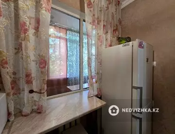 1-комнатная квартира, этаж 3 из 4, 37 м², миниатюра 6