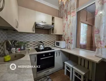 1-комнатная квартира, этаж 3 из 4, 37 м², миниатюра 8