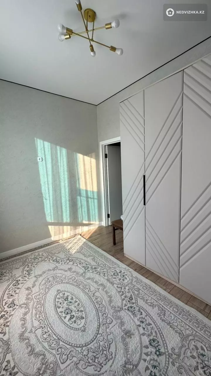 2-комнатная квартира, этаж 2 из 12, 42 м²