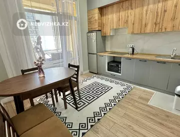 2-комнатная квартира, этаж 2 из 12, 42 м², миниатюра 2