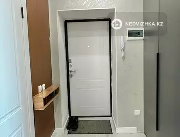 2-комнатная квартира, этаж 2 из 12, 42 м², миниатюра 3
