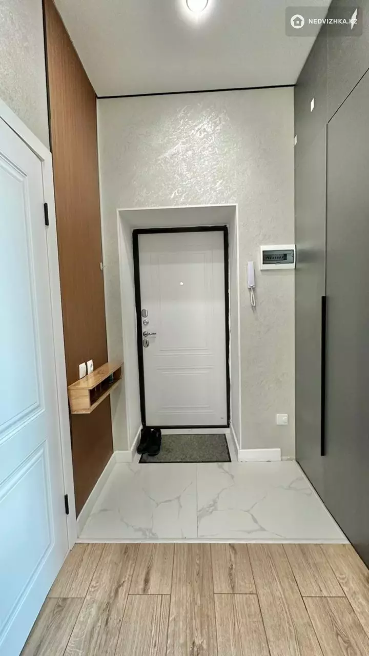 2-комнатная квартира, этаж 2 из 12, 42 м², фотография 3
