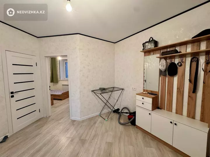 2-комнатная квартира, этаж 9 из 10, 62 м², фотография 2